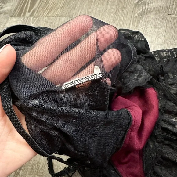 Lingerie top with clasps - Picture 6 of 6